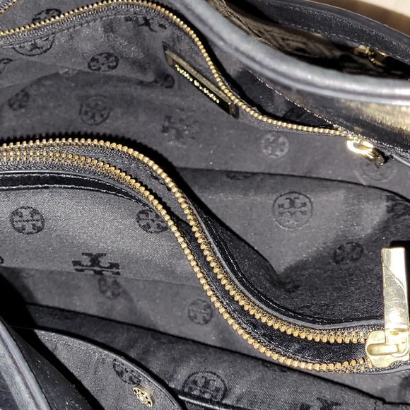💕Tory Burch Quilted Fleming Tote💕Like New Condition💕 - Picture 7 of 17